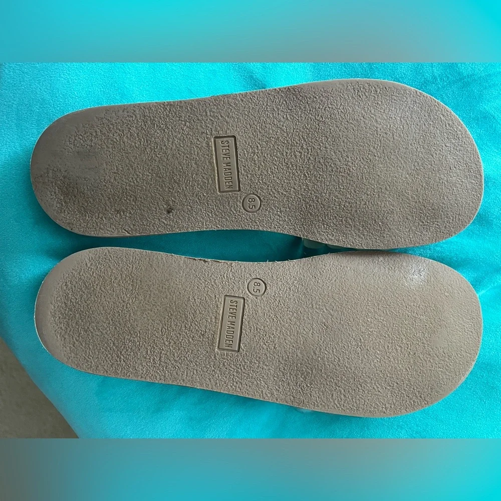 Steve Madden Cream Tan Slide Sandals Minimalist Design - Picture 4 of 4